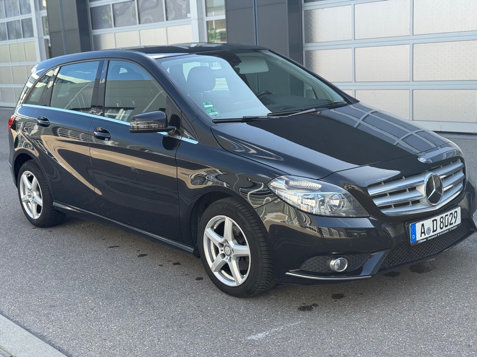 Mercedes-Benz B 180 *Automatik*Navi* TÜV Neu * Kd.Neu *