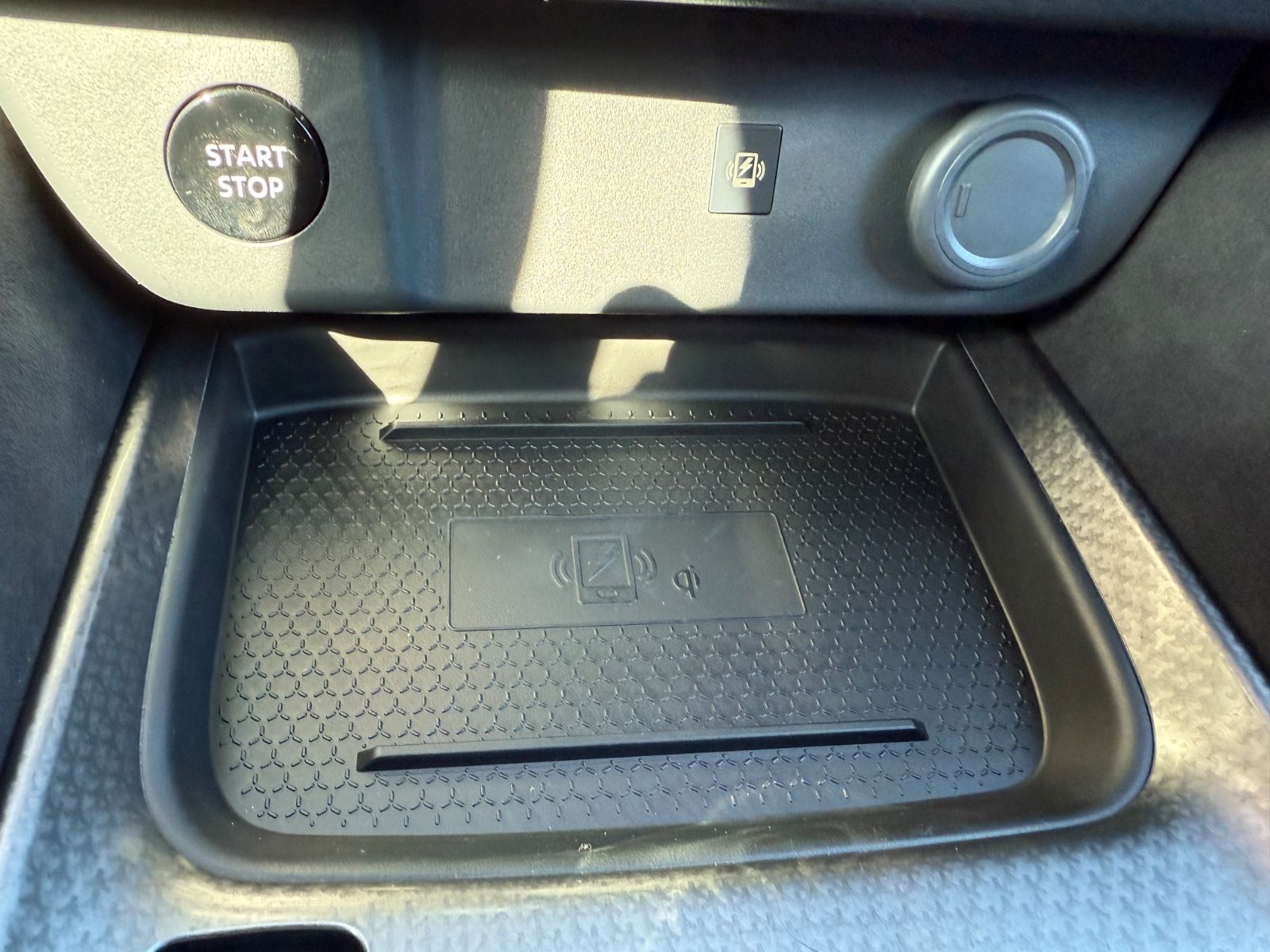 Fahrzeugabbildung Nissan Qashqai N-Design e-Power - Alcantara