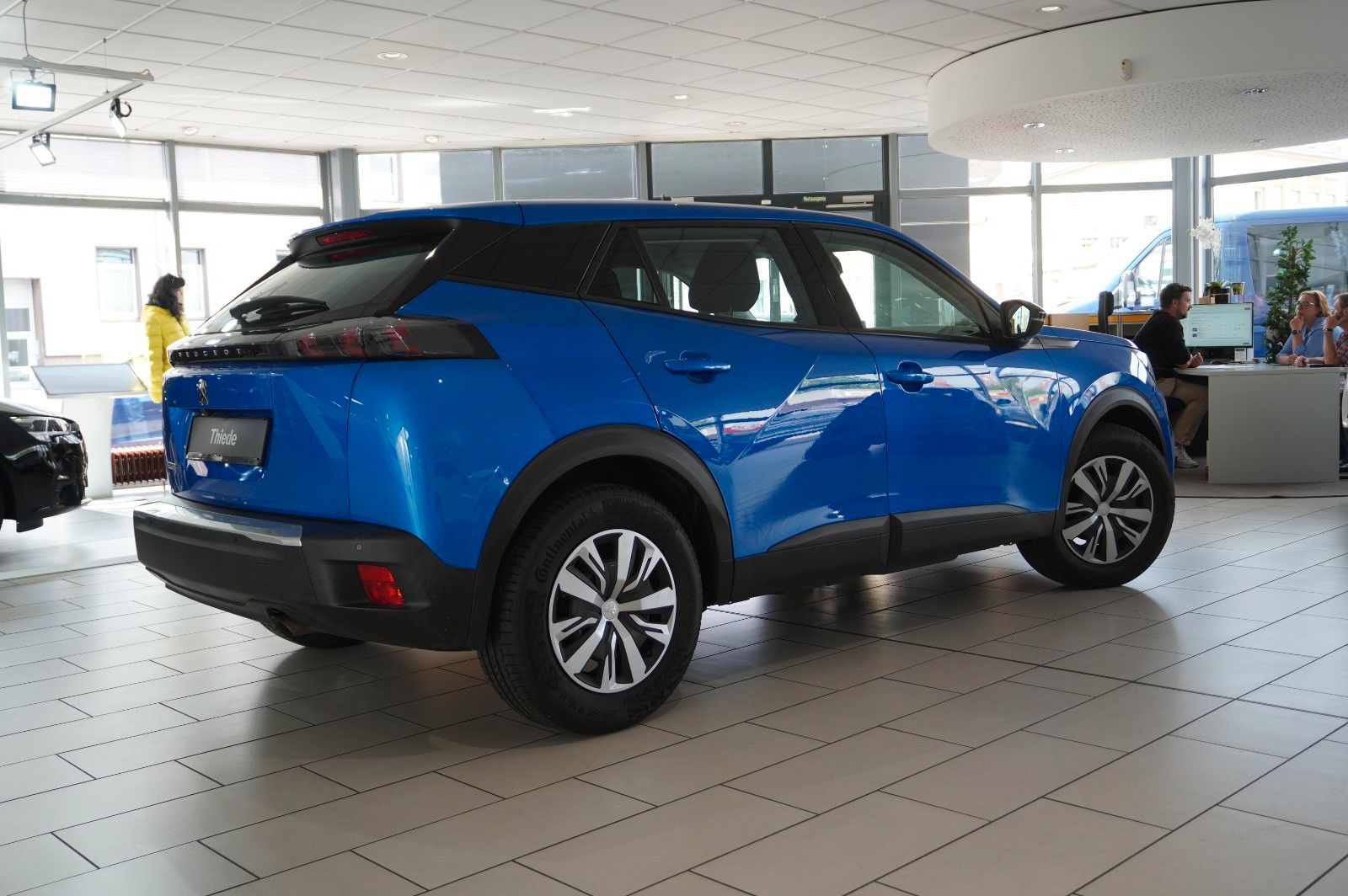 Fahrzeugabbildung Peugeot 2008 1.2 PURETECH NAVI/SHZ/KAMERA/TEMP/DAB+