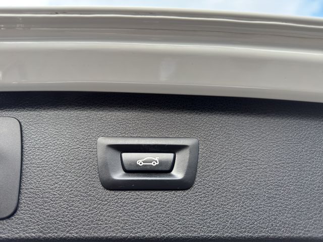 Fahrzeugabbildung BMW 220i Active Tourer M Sport+M Fahrwerk+LED+Navi