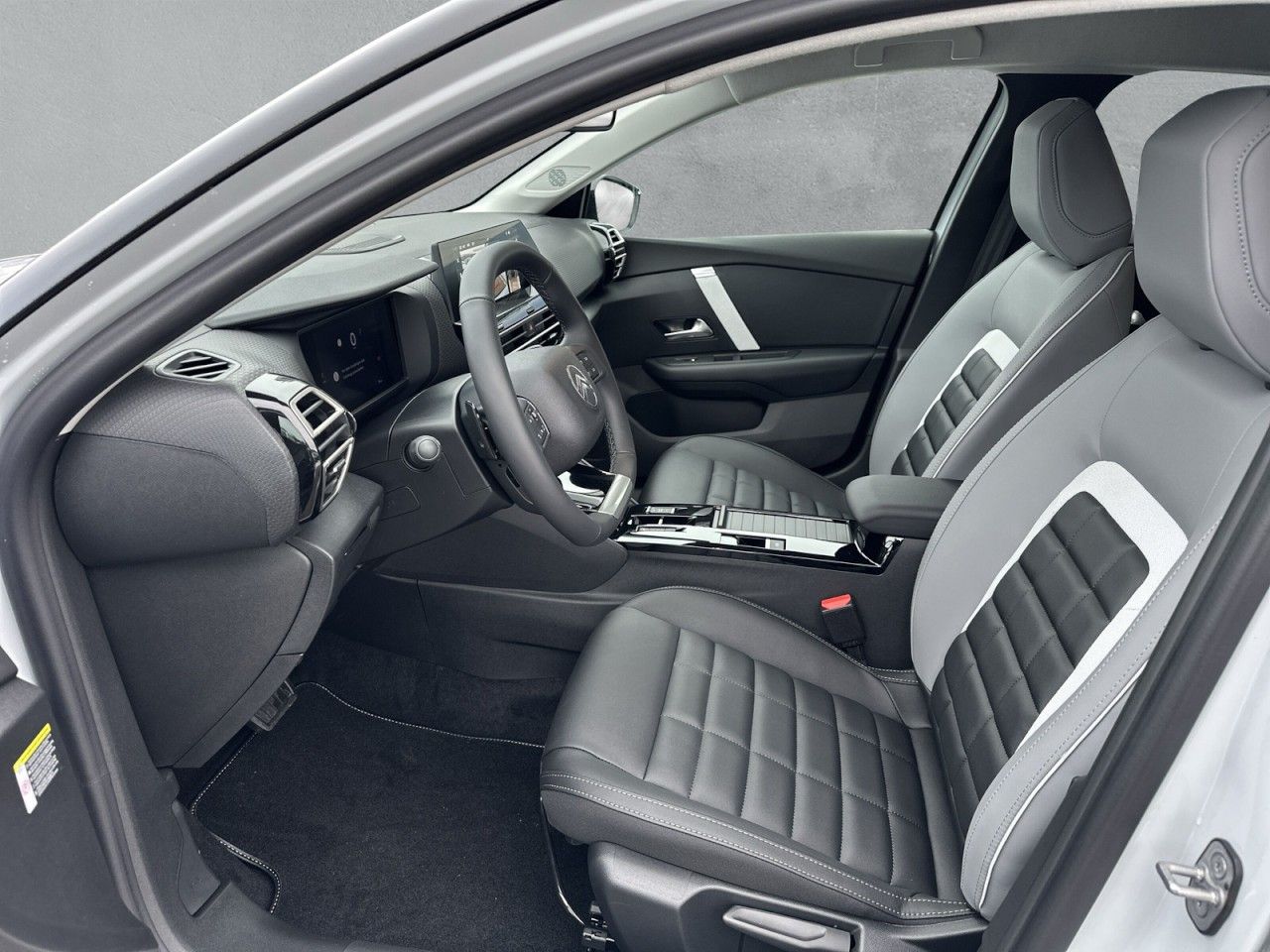 Fahrzeugabbildung Citroën C4 Benziner 130 Automatik MAX