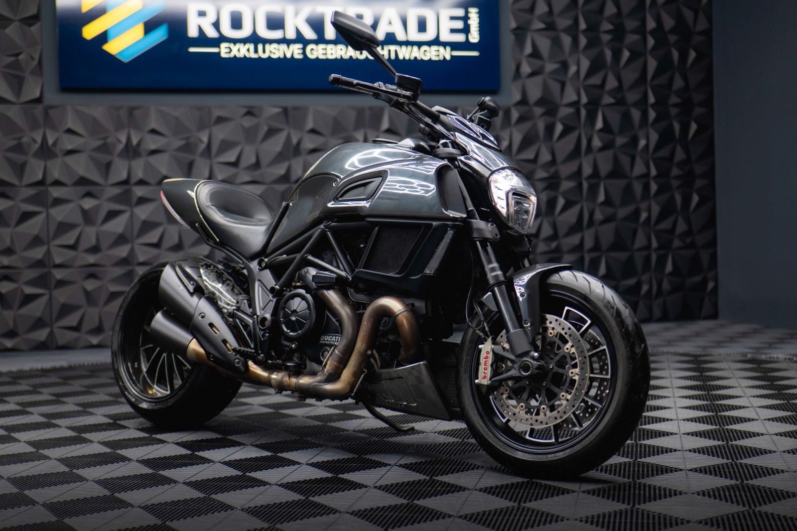 Fahrzeugabbildung Ducati Ducati Diavel 1200 Carbon Testastretta 11°