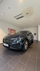 Maserati Levante Benzin 3.0 V6 S GRANSPORT Top-Zustand  - gebrauchte Maserati Levante aus dem Jahr 2020