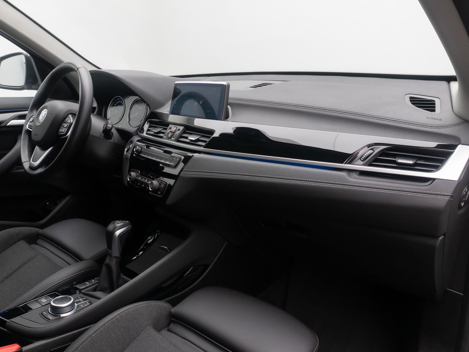 Fahrzeugabbildung BMW X1 xD25e Sport Line ParkAss DAB Navi LED 18Zoll