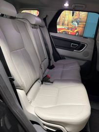 Land-Rover Discovery Sport - 11