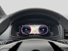 SKODA Karoq Sportline CANTON 4xSHZ AHK 5Jahre Garantie