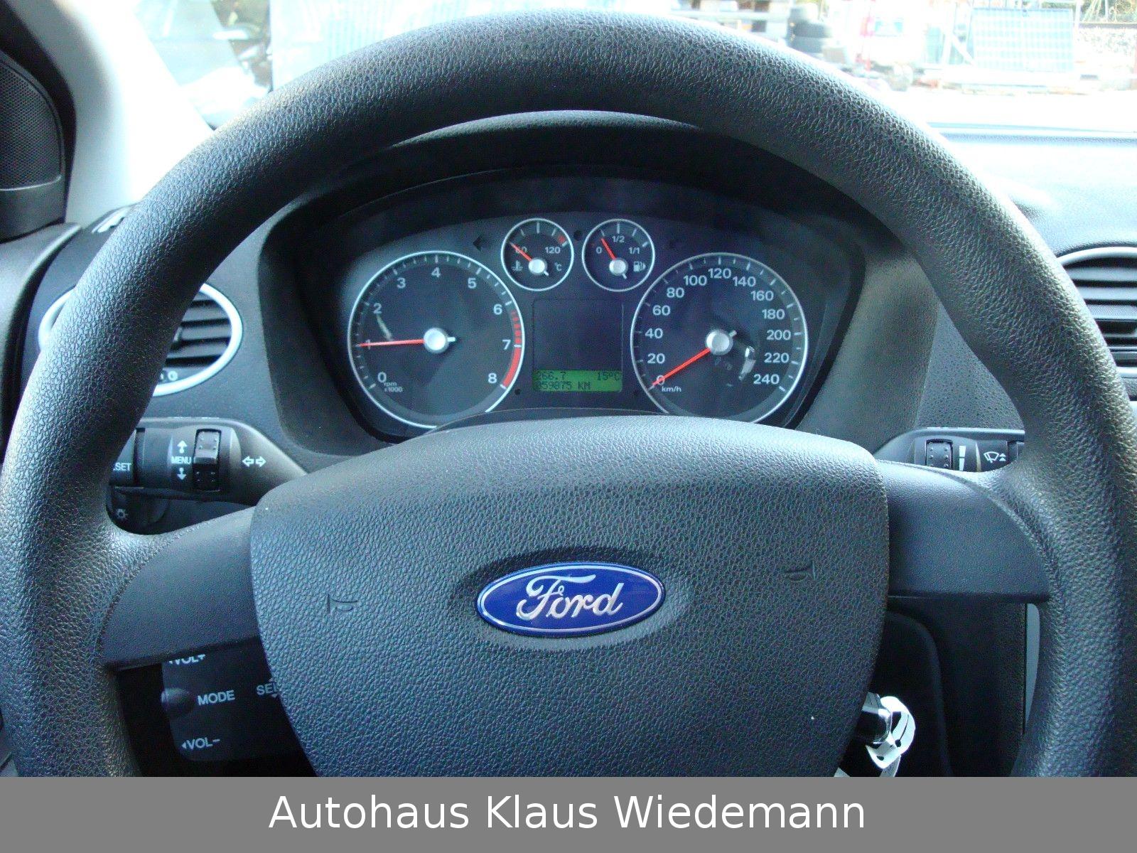 Ford Focus 2005 — photo 16