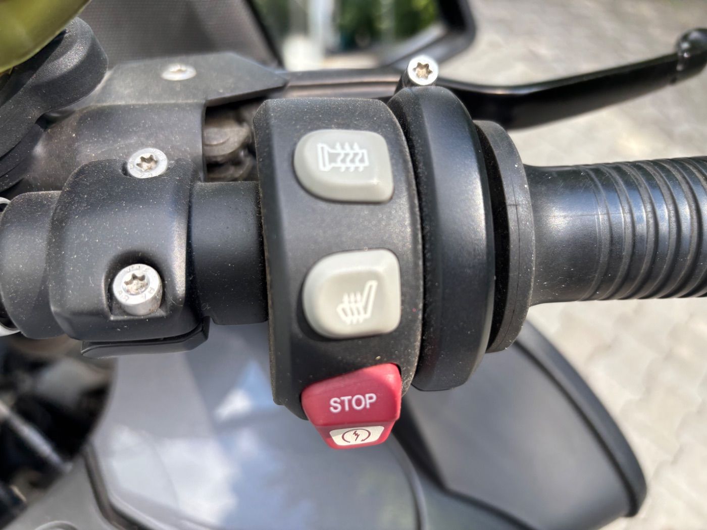 Fahrzeugabbildung BMW R 1200 RT mit Topcase und Navigator aus 1. Hand
