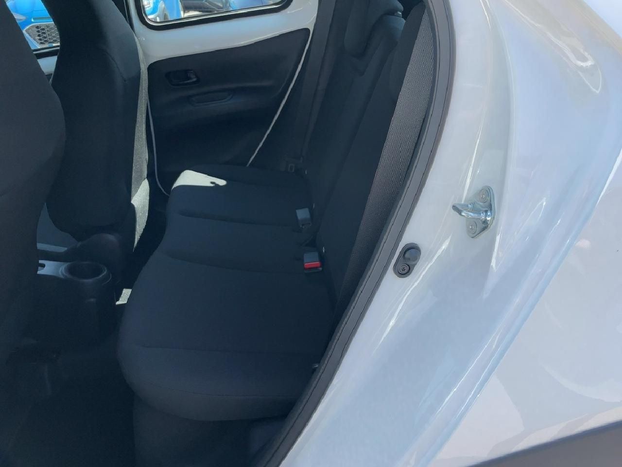 Fahrzeugabbildung Toyota Aygo X Business Edition M/T