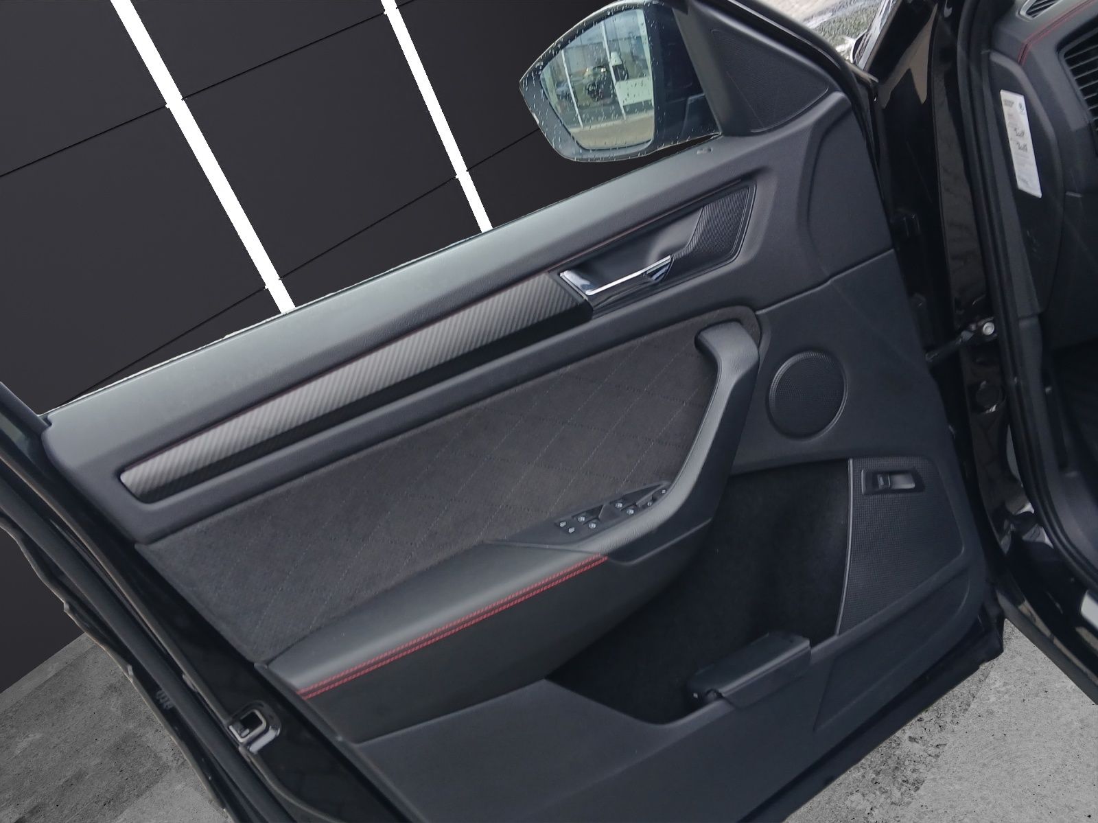 Fahrzeugabbildung SKODA Kodiaq RS 4x4 Matrix Navi AID GRA RFK SHZ 20"