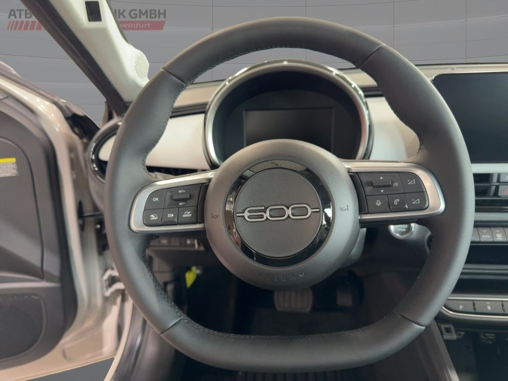 Fahrzeugabbildung Fiat 600 Hybrid Business Edition LMF ALWETTER, PDC, N