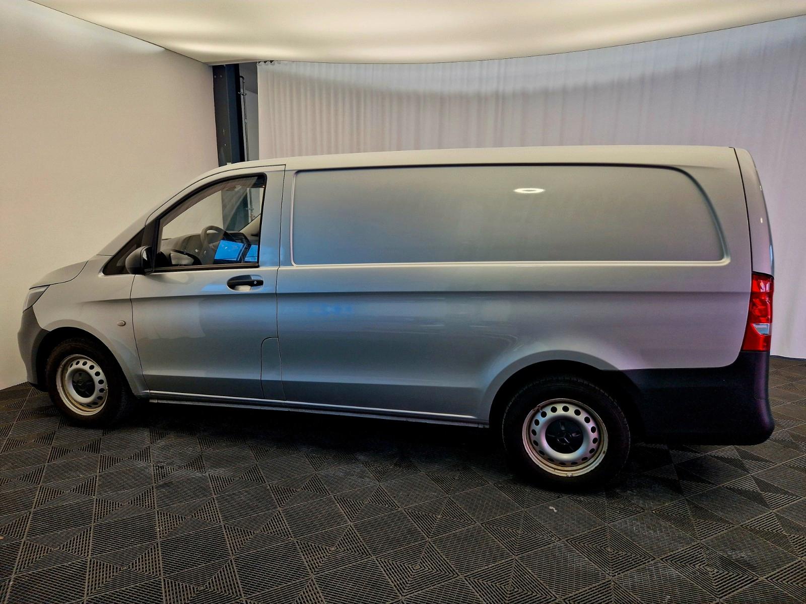 Mercedes-Benz Vito Kasten 111 CDI LANG *1.Hand, Regalausbau*