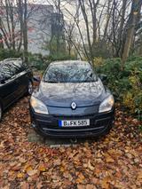 Renault Megane BOSE Edition dCi 110 FAP EDC Eco2 BOS... - Renault Megane aus 2011: Bose