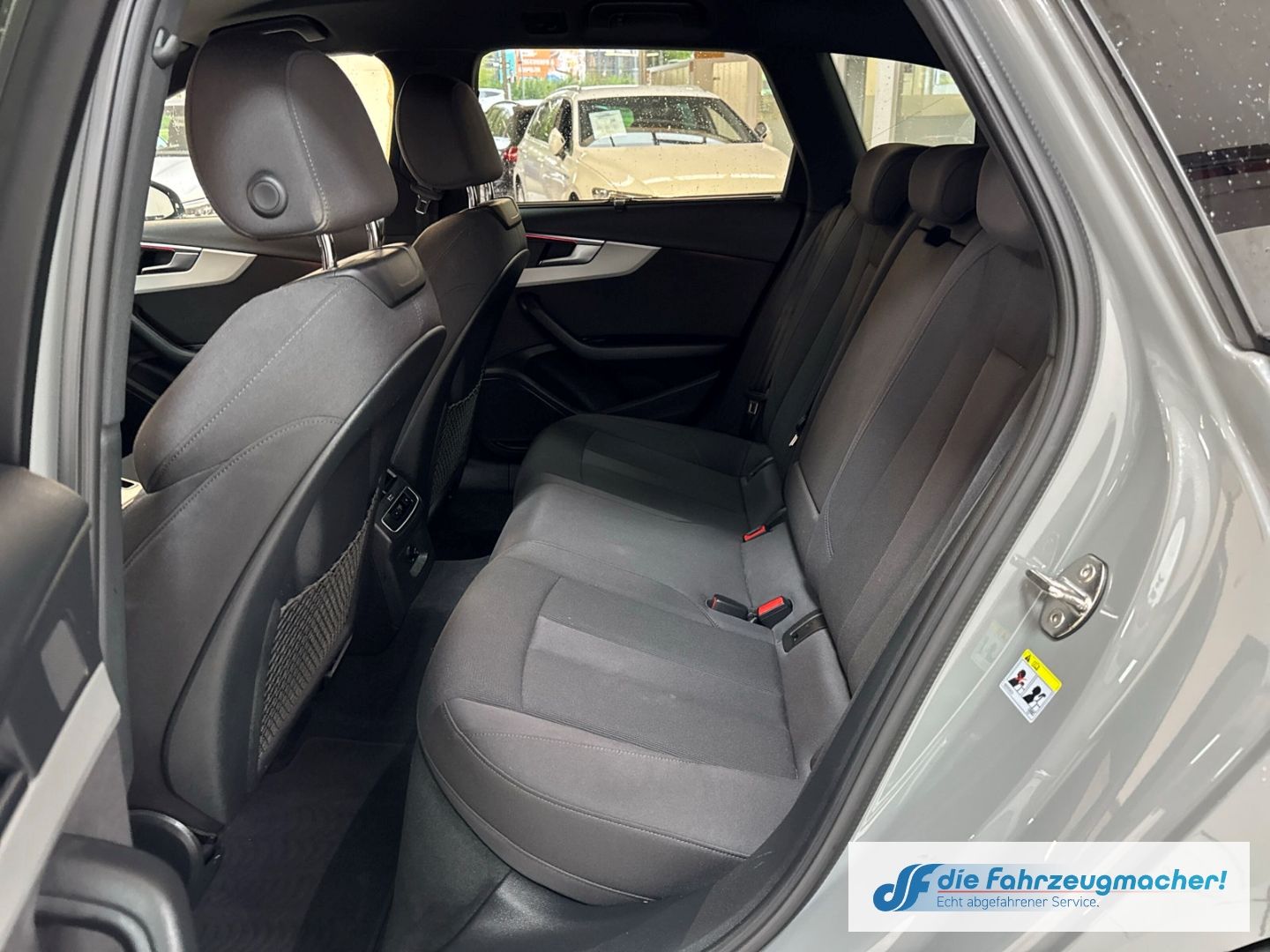 Fahrzeugabbildung Audi A4 Avant 40 TDI quattro S line 2.0 EU6d StandHZG