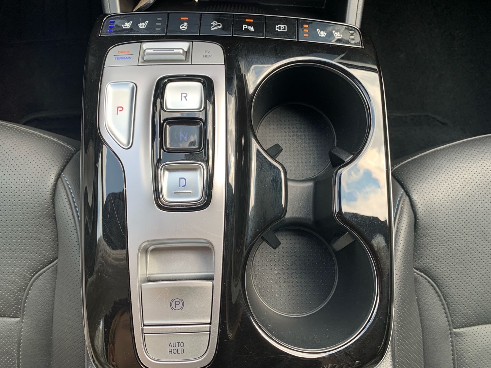 Fahrzeugabbildung Hyundai Tucson 1.6 T-GDI Prime Plug-In Hybrid 4WD AHK