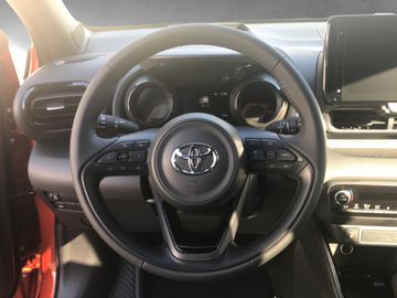 Toyota Yaris 1.5 Hybrid Style MIT TECHNIK PAKET NAVI