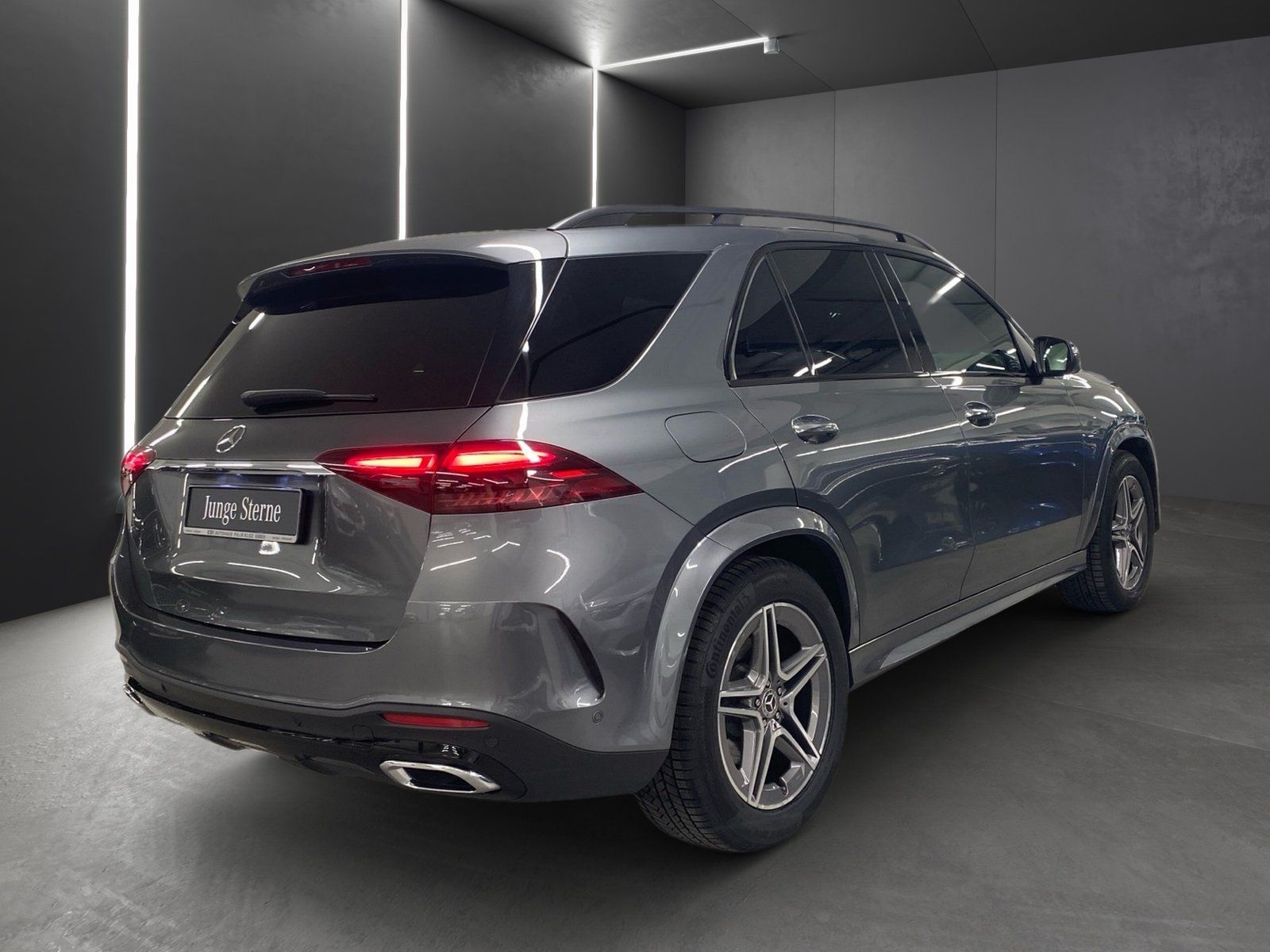 Fahrzeugabbildung Mercedes-Benz GLE 300 d 4M AMG*AHK*Airmatic*Distro*Pano*Burme*