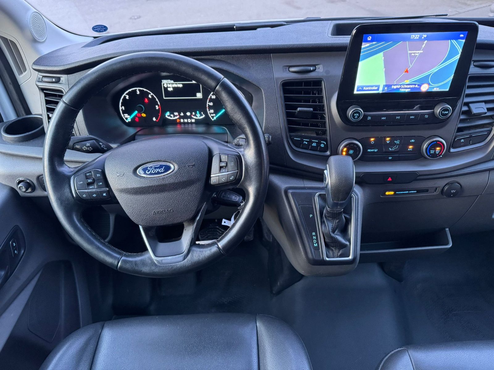 Fahrzeugabbildung Ford TRANSIT 330 L2H2* NAVI*2xKLIMA*LEDER*TEMP