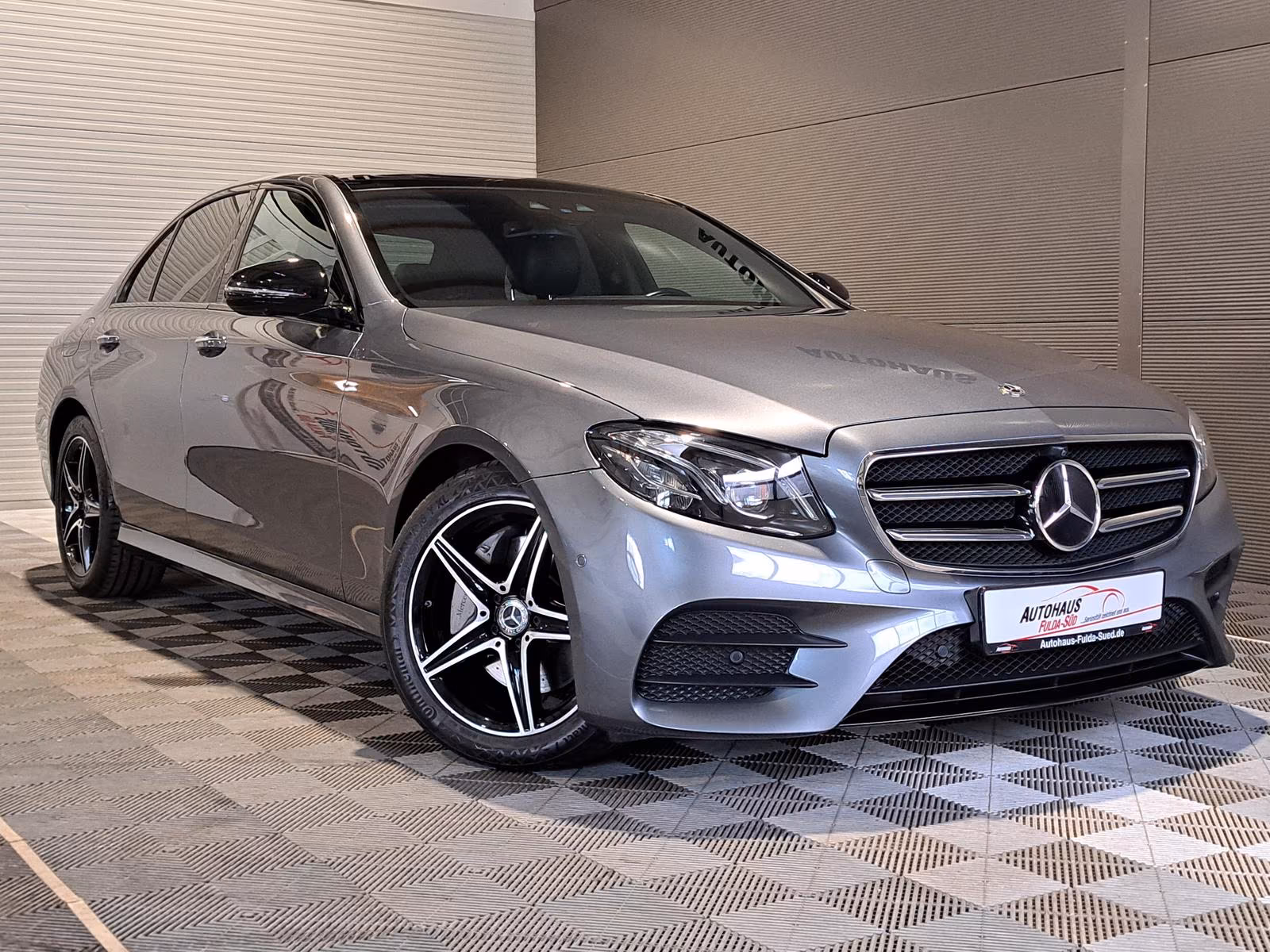 Mercedes-Benz E 220 d 4Matic AMG-Line°Multibeam°Pano°360°Burmes