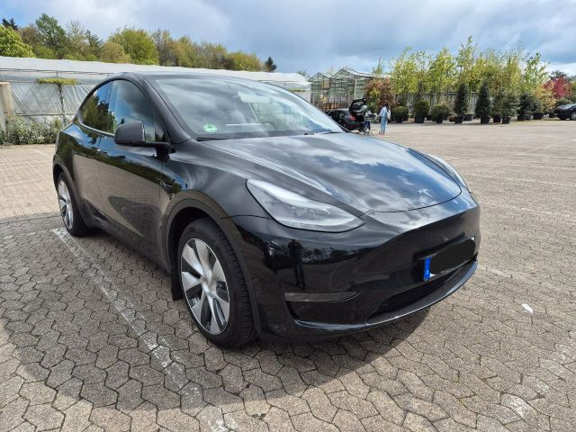 Tesla Model Y Long Range AWD Matrix-LED 1. Hand