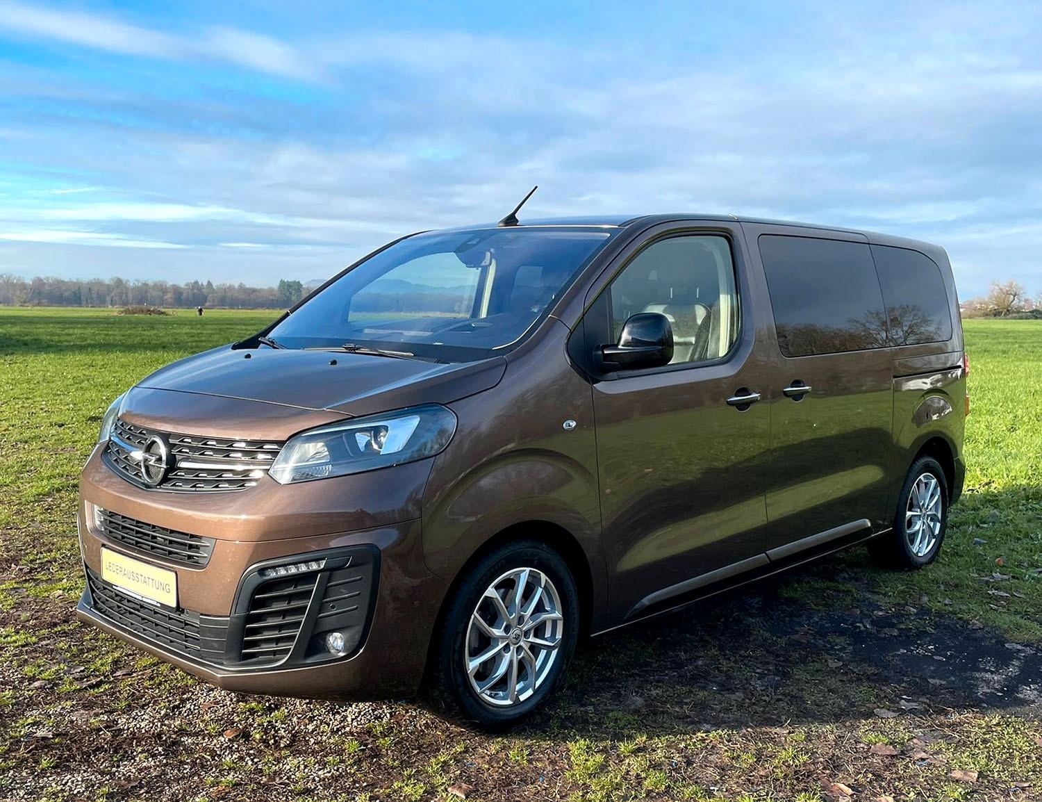 Opel Zafira Life M / PREMIUM / AHK / PANO / MASSAGE