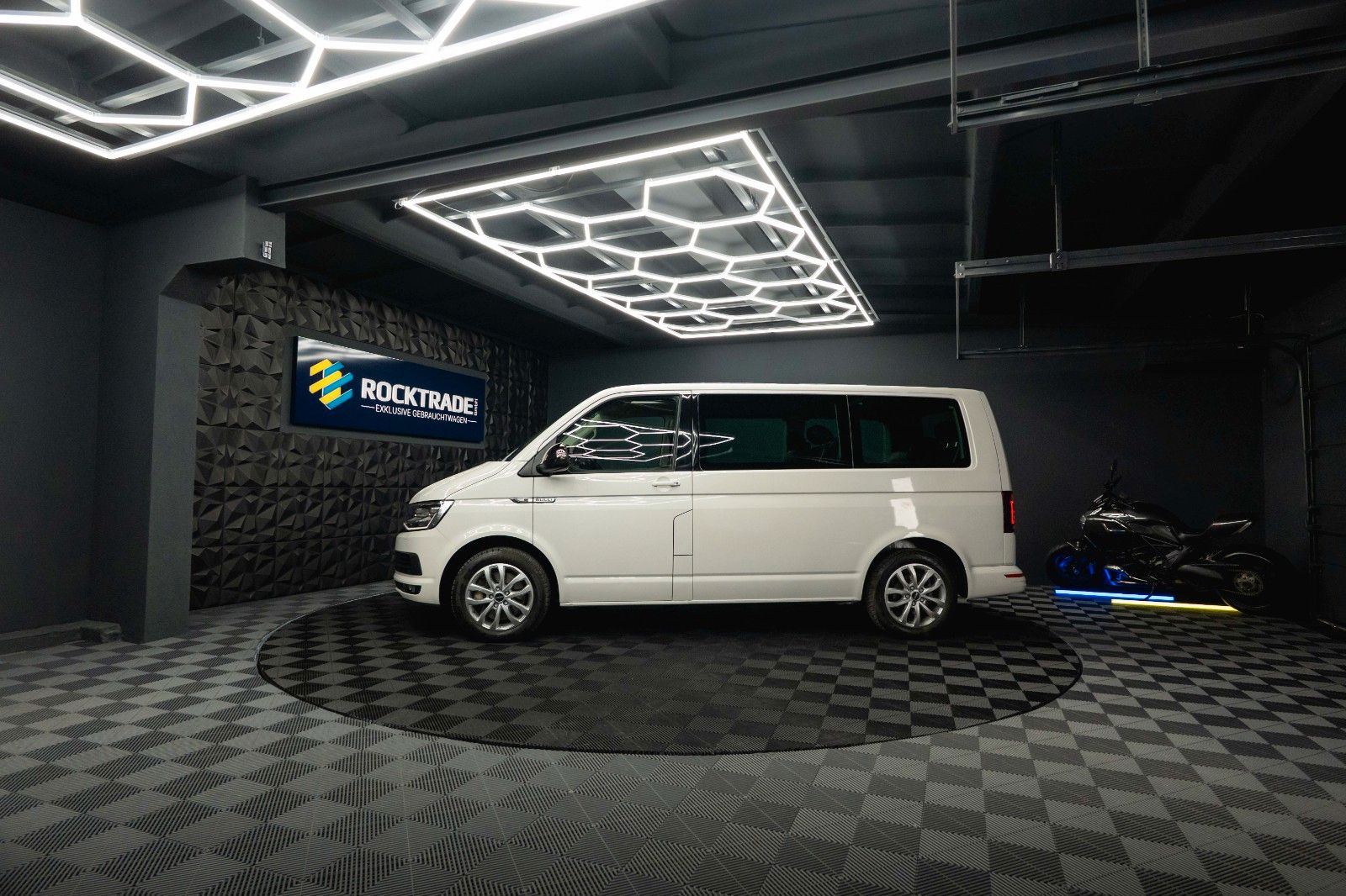 Fahrzeugabbildung Volkswagen T6 Multivan Edition 30 4Motion Sport *LED*Kamera