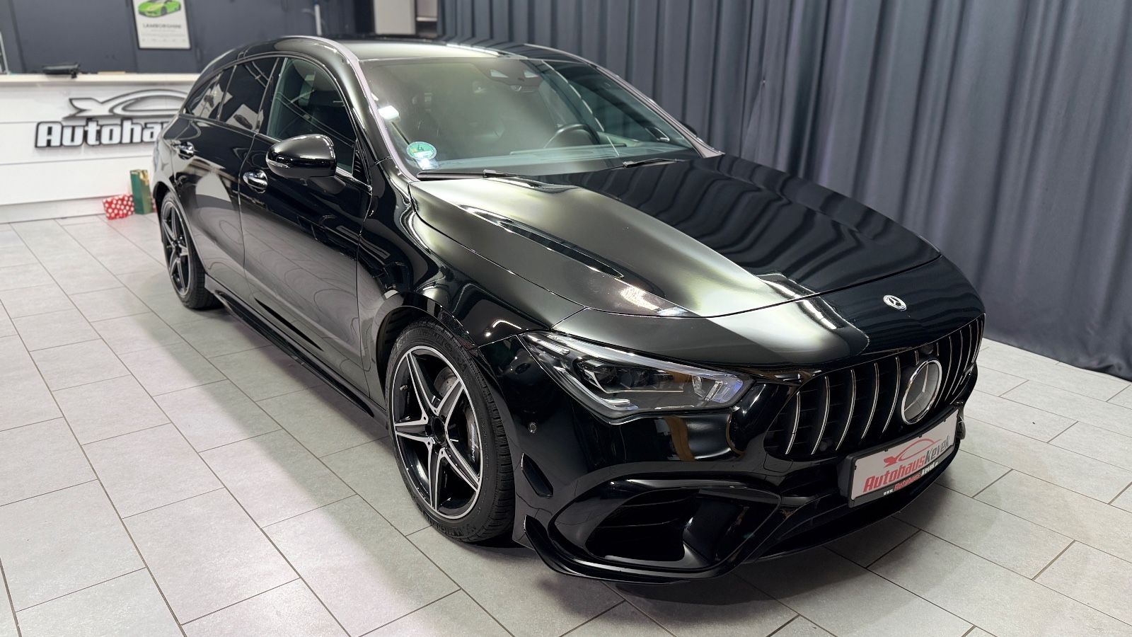 Fahrzeugabbildung Mercedes-Benz CLA 45 AMG Shooting Brake|BURMESTER|HEAD-UP|VOLL