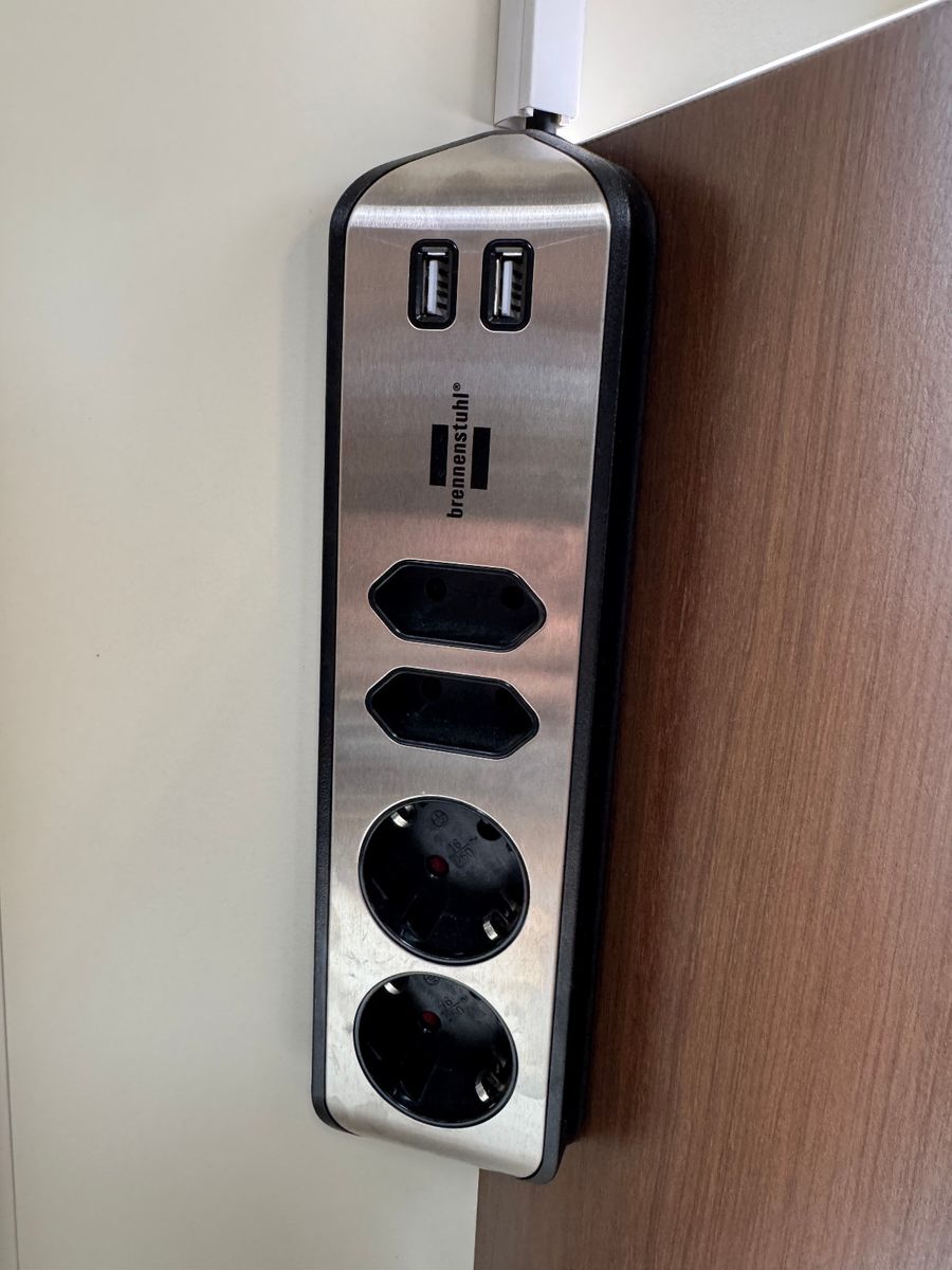 Fahrzeugabbildung Ahorn ALASKA TE PLUS AUTOMATIK SOLAR TV LUFTFEDERUNG
