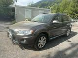 Mitsubishi Outlander Invite 4WD / 7 SItzer - gebrauchte Mitsubishi Outlander aus dem Jahr 2011