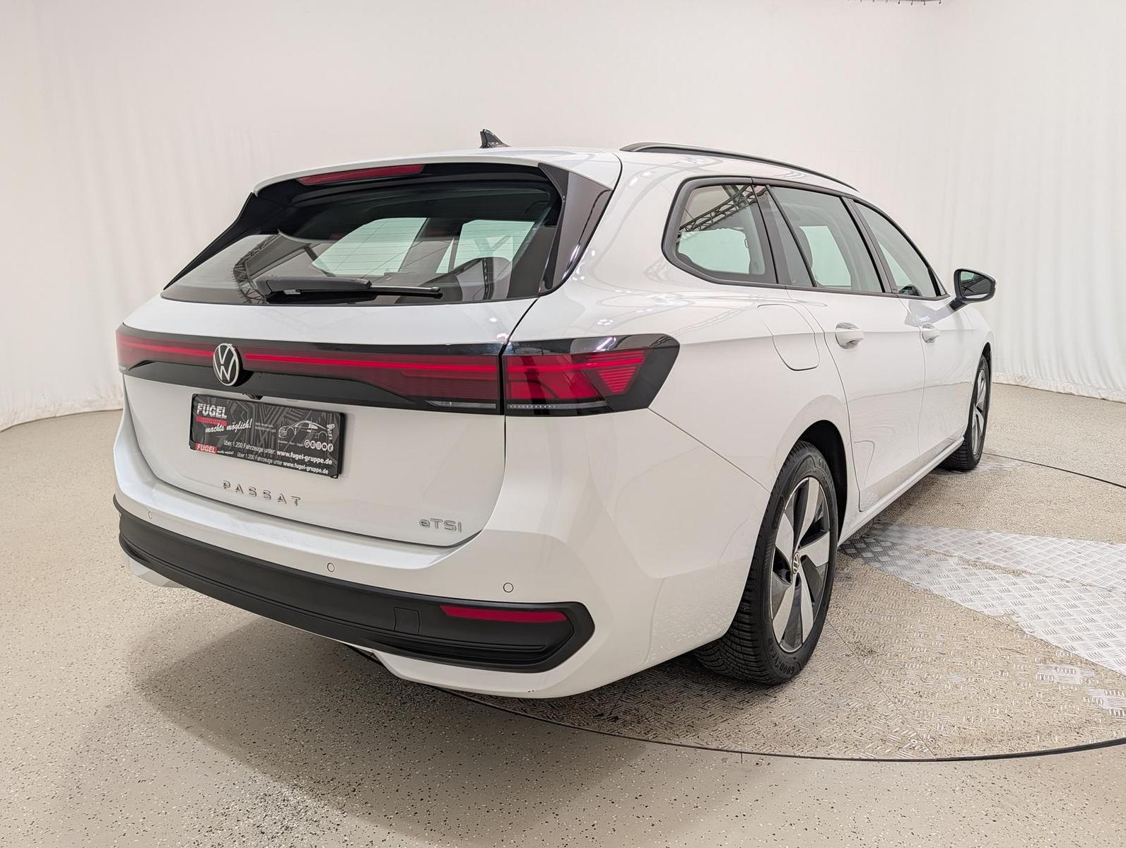 Volkswagen Passat 1.5 eTSI DSG ACC LED Winter App, миниатюра 4