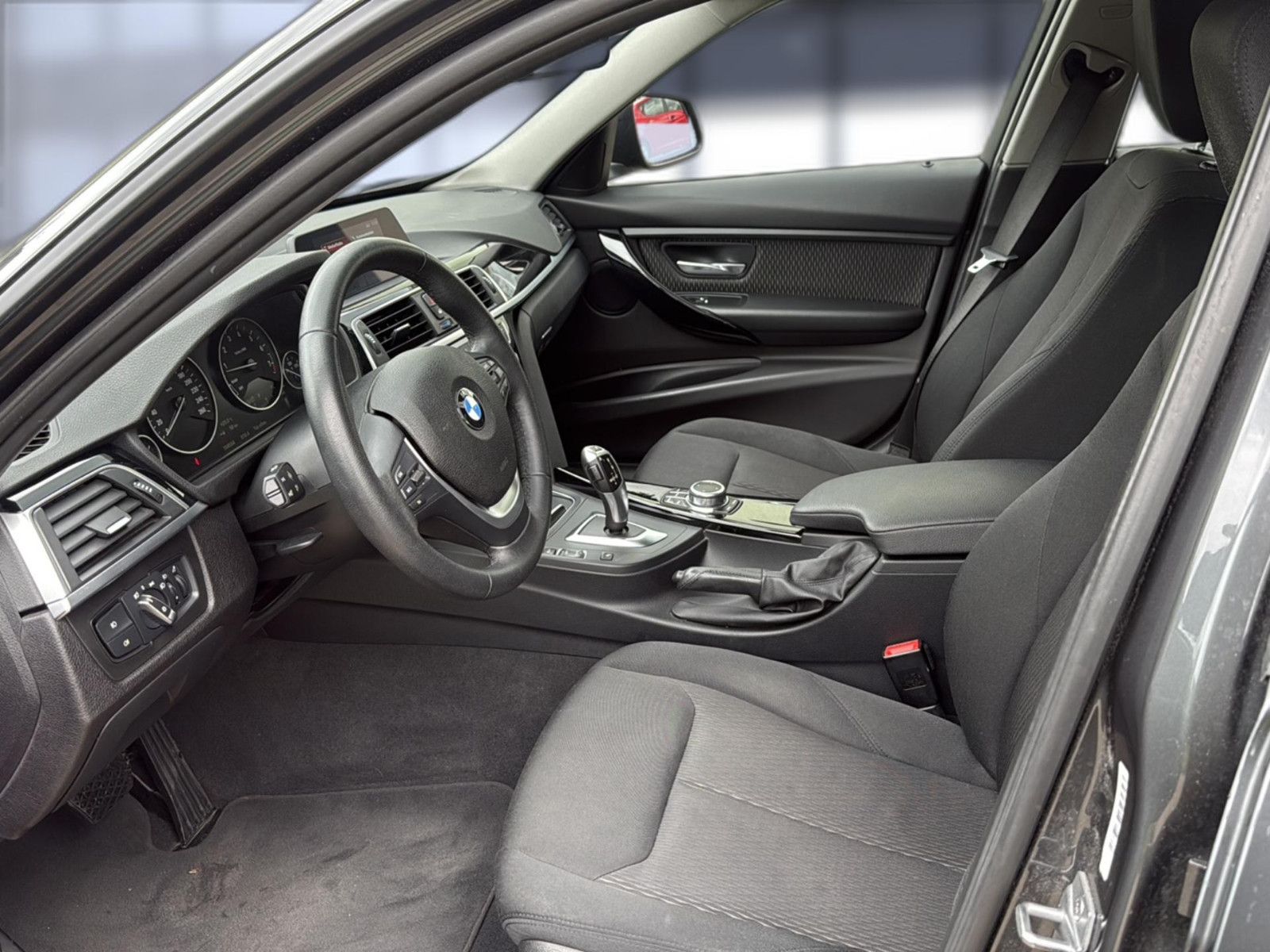 Fahrzeugabbildung BMW 320 i Touring/ unfallfrei