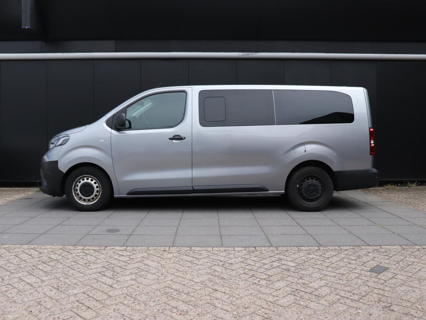 Toyota Proace Shuttle 1.5 D-4D Cool Long | 9 PERS. | CR imagem 2