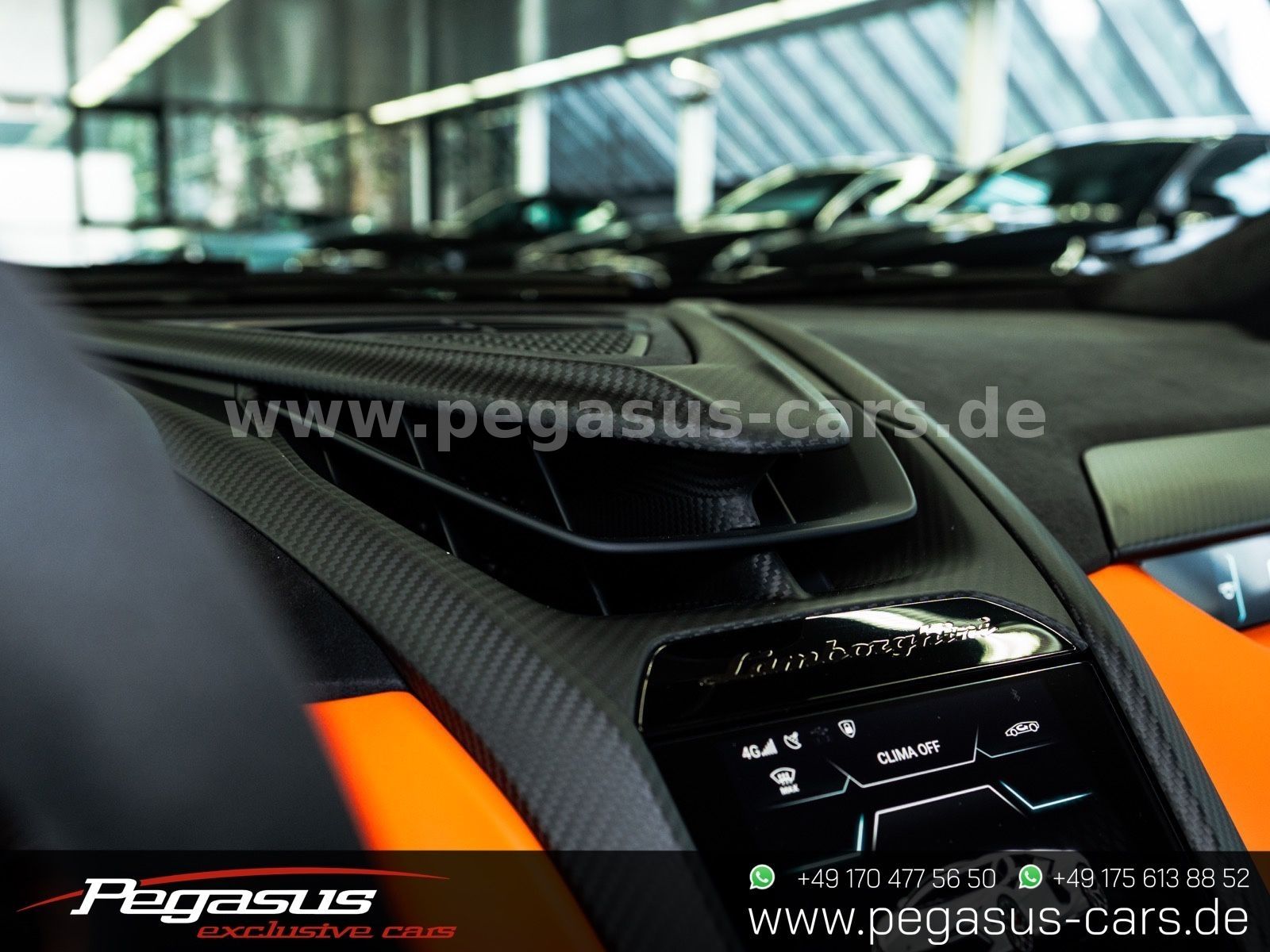 LAMBORGHINI Revuelto - 42