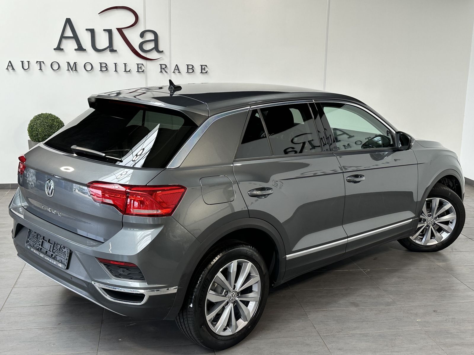 Fahrzeugabbildung Volkswagen T-Roc 2.0 TDI DSG Style NAV+KAMERA+CARPLAY+1HD