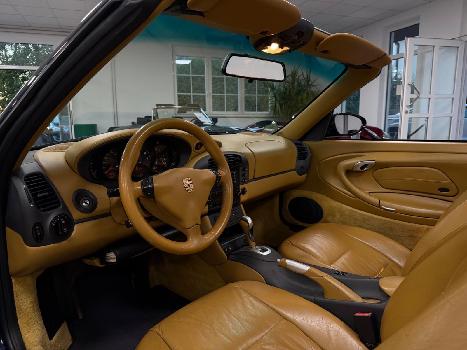 PORSCHE 911 996 CARRERA 4 CABRIOLET 3.4 300ch TIPTRONIC S - CUIR - SIÈGES CHAUFFANTS - GPS - HISTORIQUE PORSCHE