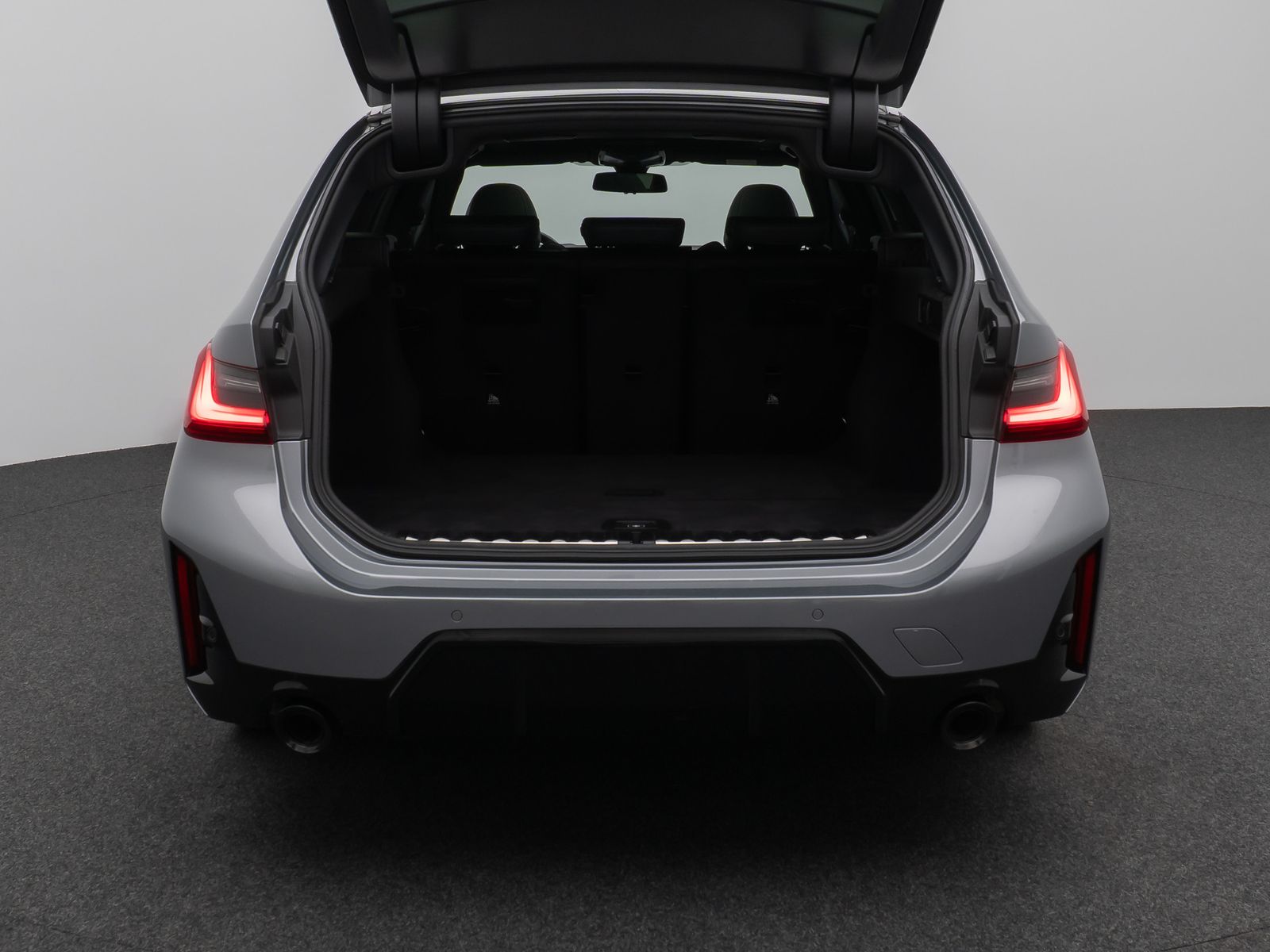 Fahrzeugabbildung BMW 320d M Sport Pro Panorama Kamera HUD DAB H/K 19"