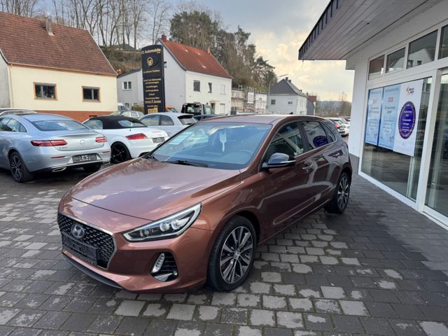 Hyundai i30 Intro