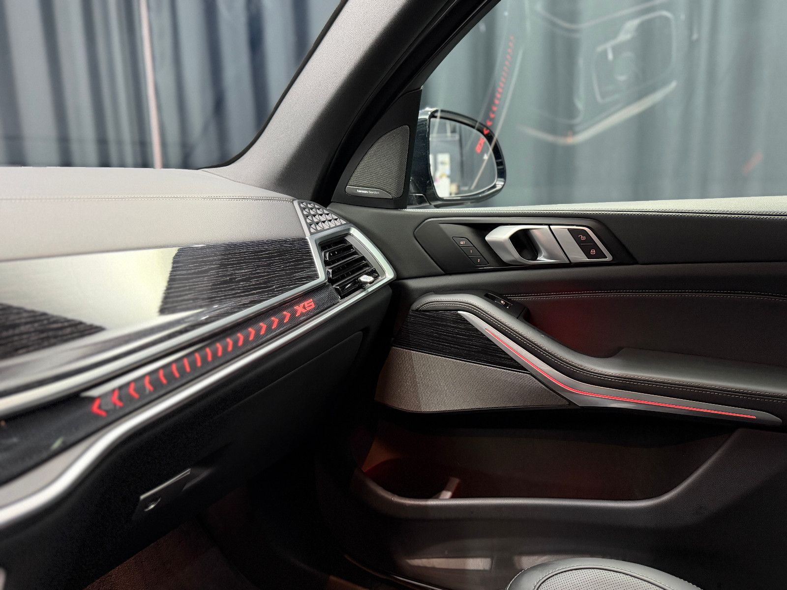 Fahrzeugabbildung BMW X5 40 d xDrive M SPORT PRO|PANO|M-SITZE|INDIVID