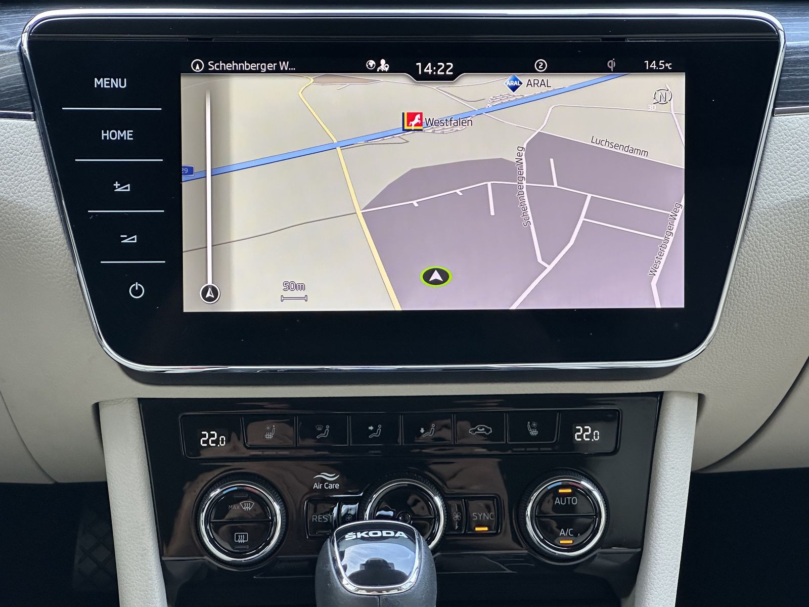 Fahrzeugabbildung SKODA Superb Combi Premium Edition NAV+LED+ACC+18ZO+VC