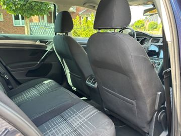 Volkswagen Golf - 12