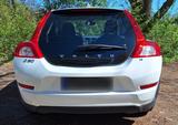 Volvo C30 Kinetic 74 kw - Volvo C30 Kinetic mit Benzin-Antrieb