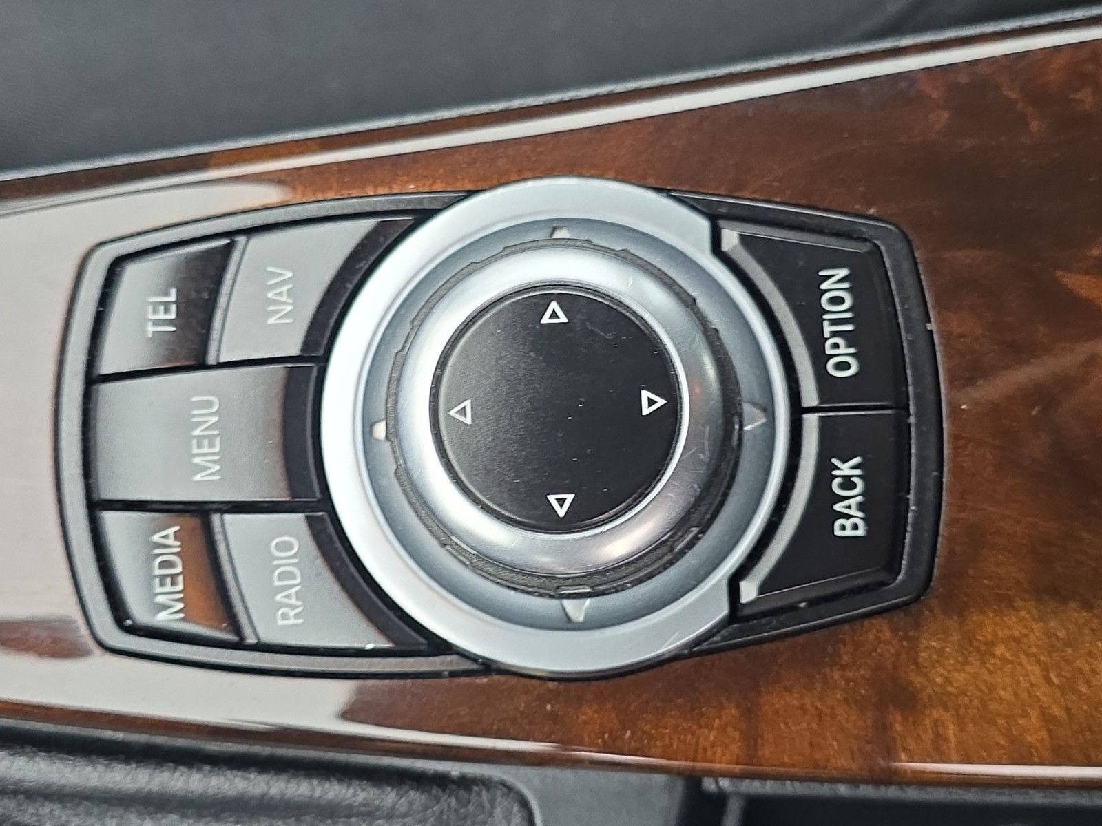 Fahrzeugabbildung BMW 320 i+NAVI BUSINES+PDC+SHZ