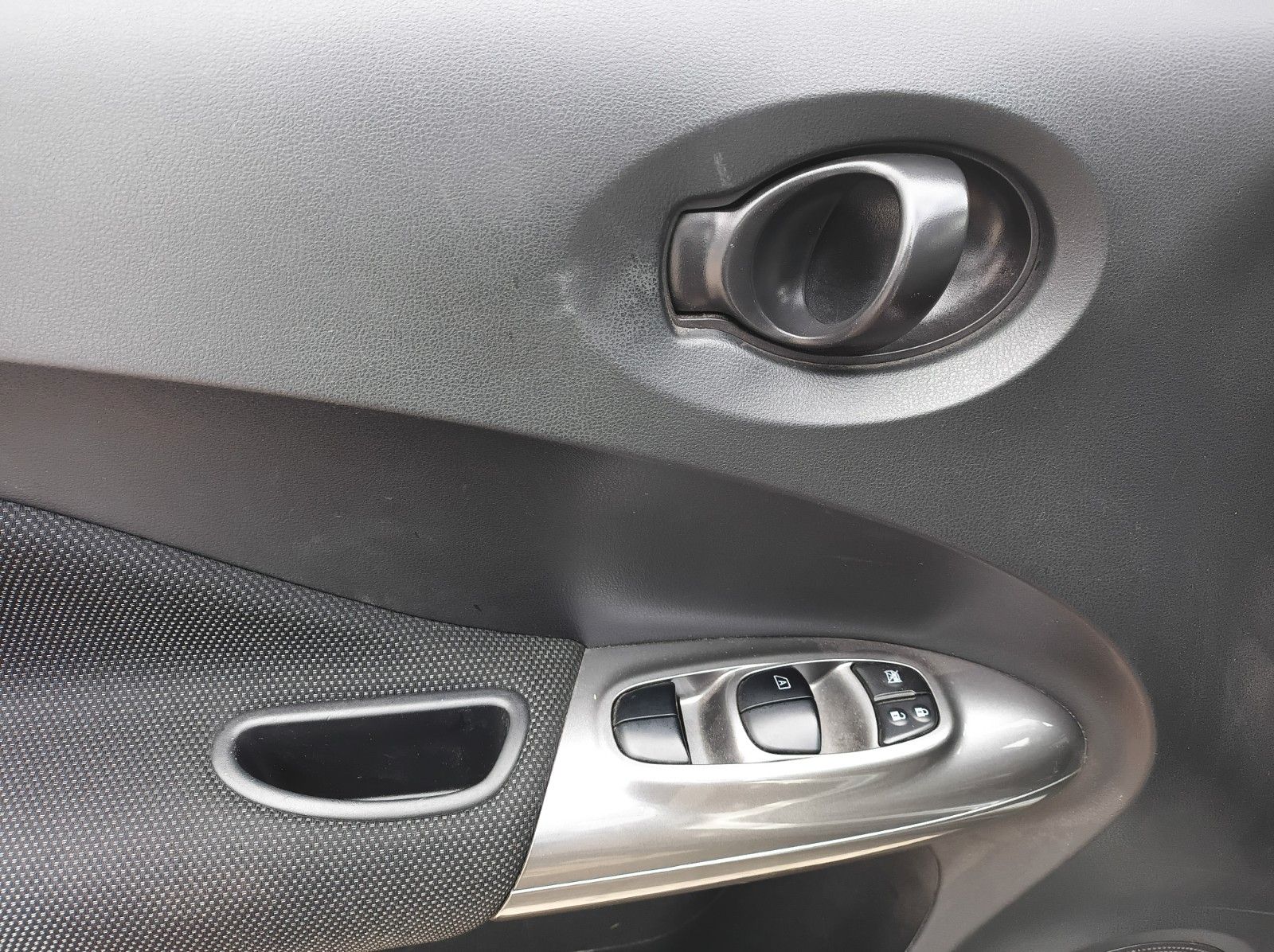 Fahrzeugabbildung Nissan JUKE VISIA+AHK+NISSAN BRAKE ASSIST+KLIMA+1.HD+++