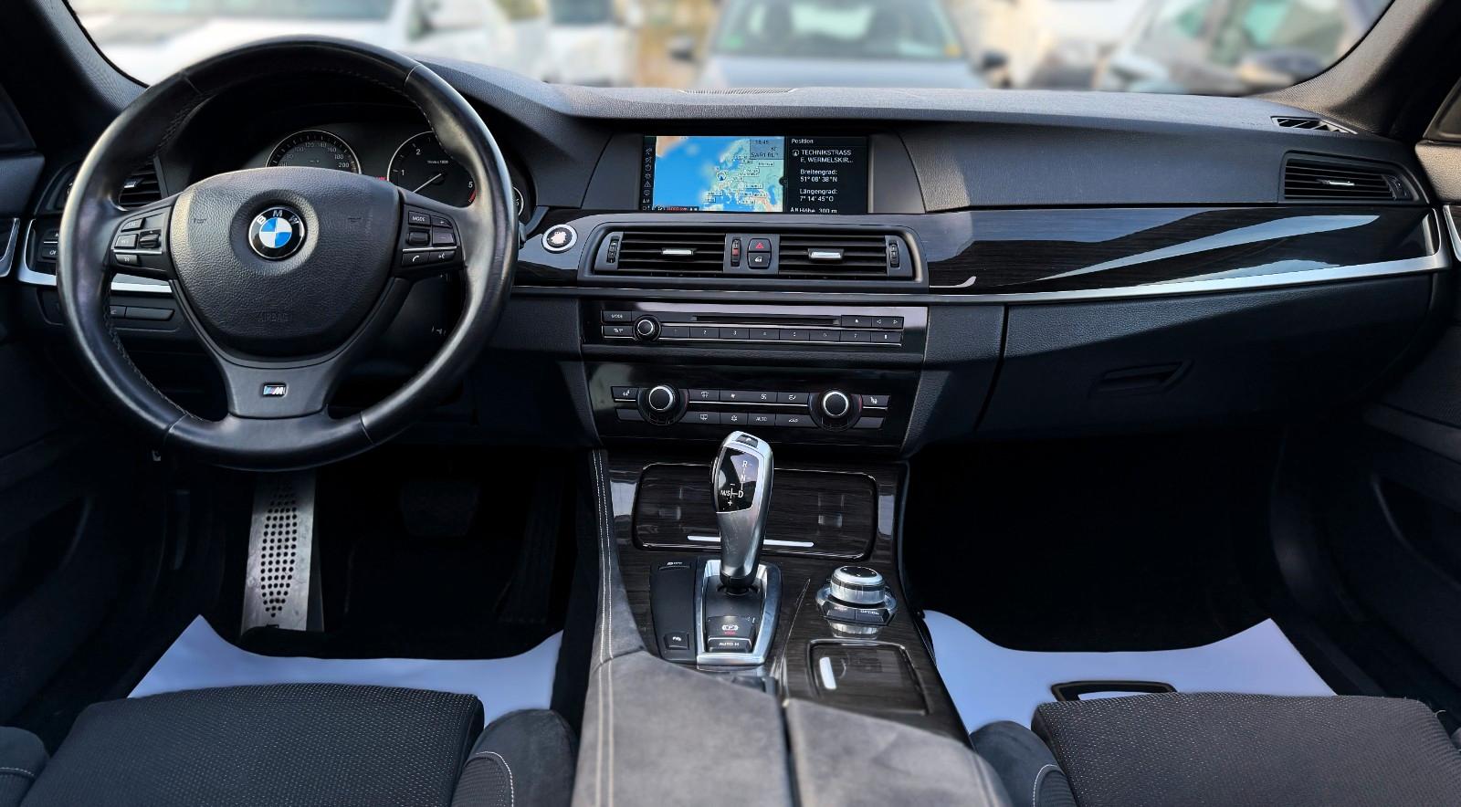BMW 530d T°M-PAKET°PANO°BI XENON°HUD°ALCANTARA°AHK°