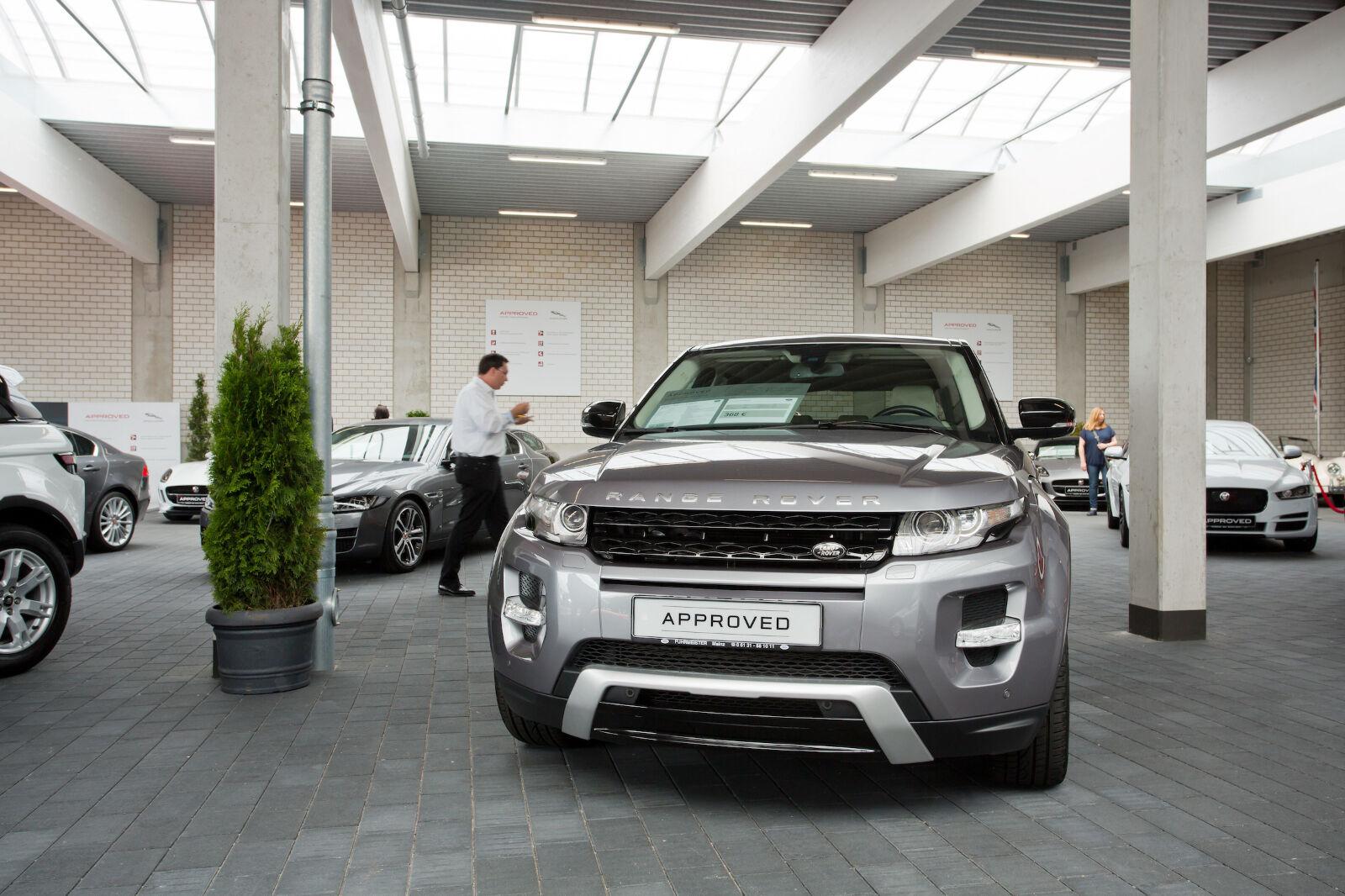 showroom-image-main