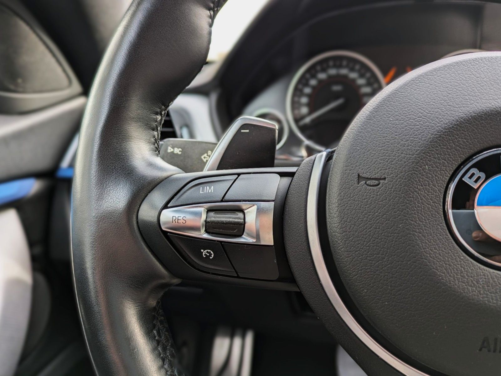 Fahrzeugabbildung BMW 420d Gran Coupe M SPORT SAG LEDER NAVI HUD LED