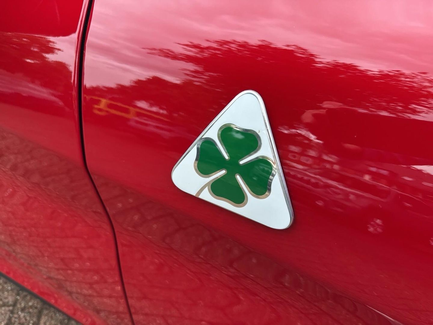 Fahrzeugabbildung Alfa Romeo Stelvio 2.9 V6 Bi-turbo Quadrifoglio+LED+PANO+21