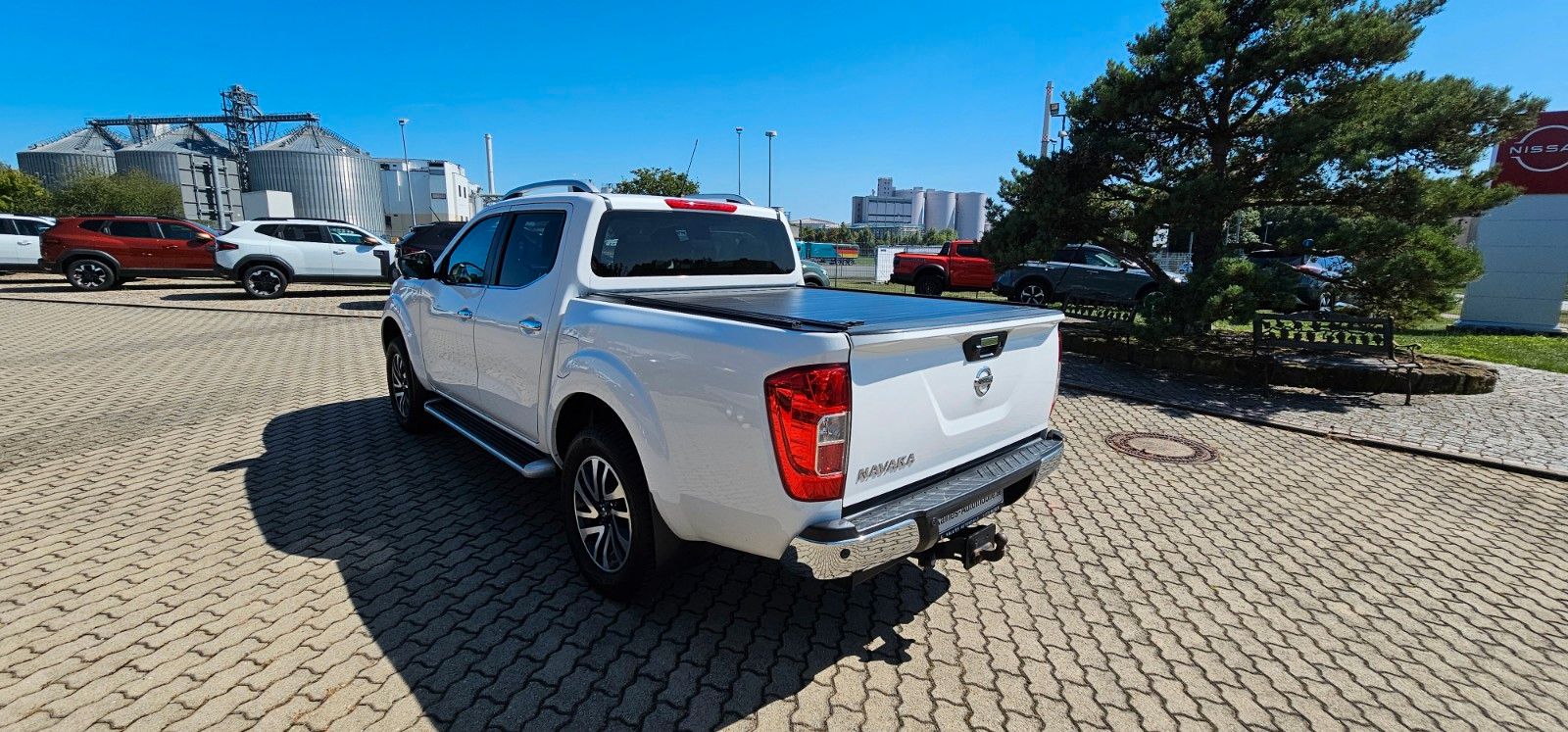 Fahrzeugabbildung Nissan Navara NP300 Tekna Double Cab 4x4