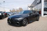Alfa Romeo Giulia Quadrifoglio 2.9 V6 Assistenz-Paket - Alfa Romeo: Quadrifoglio
