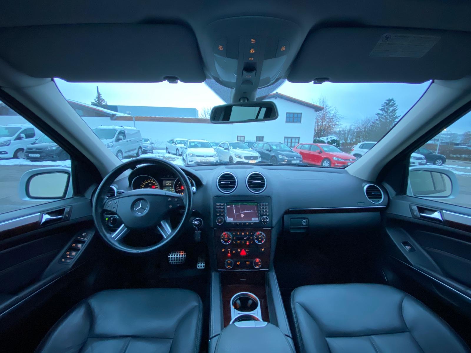 Mercedes-Benz GL320 2008 — photo 17